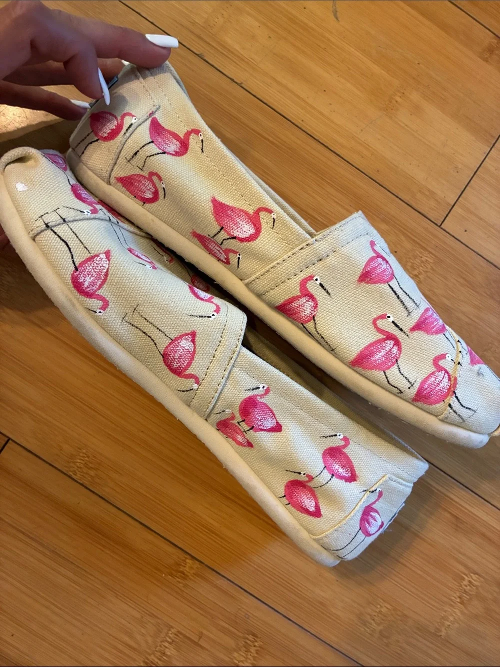 TOMS Women's Cream Canvas Flats with Pink Flamingo Print
